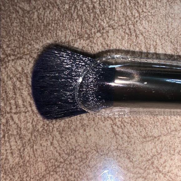F.A.R.A.H Makeup New Farah Farah Contour 28m Brush Poshmark